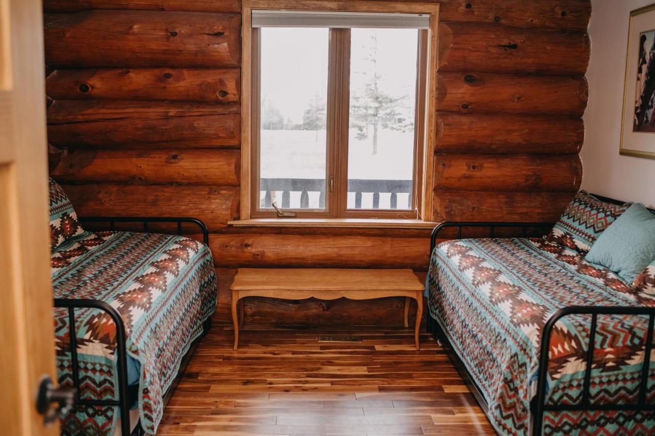 The Lodge At Lakeshore Belle River Exterior foto